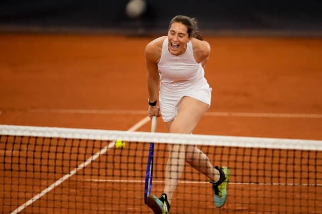 MSC Hamburg Ladies Open - Day 7 Andrea Petkovic of Germany plays during an exhibition match against Martina Hingis of Switzerland at the 2026 MSC Hamburg Ladies Open women s tennis tournament at Am Rothenbaum in Hamburg, Germany. Hamburg Hamburg Germany  Copyright: xOwenxHammondx originalFilename:hammond-2026msch260726_npbhc.jpg