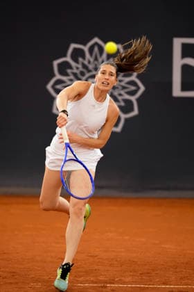 MSC Hamburg Ladies Open - Day 7 Andrea Petkovic of Germany plays during an exhibition match against Martina Hingis of Switzerland at the 2026 MSC Hamburg Ladies Open women s tennis tournament at Am Rothenbaum in Hamburg, Germany. Hamburg Hamburg Germany  Copyright: xOwenxHammondx originalFilename:hammond-2026msch260726_npbSm.jpg