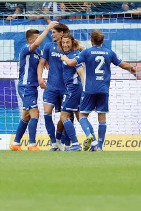 26.07.2026, xrekx, Fussball Testspiel, Karlsruher SC - Inter Mailand v.l. Torjubel nach dem Tor zum celebrating the goal celebrate 1:0 durch Tim Civeja (Karlsruher SC) mit Marvin Wanitzek (Karlsruher SC) Moritz Broschinski (Karlsruher SC) Sebastian Jung (Karlsruher SC) (DFL DFB REGULATIONS PROHIBIT ANY USE OF PHOTOGRAPHS as IMAGE SEQUENCES and or QUASI-VIDEO) Karlsruhe *** July 26, 2026, xrekx, Soccer Friendly Match, Karlsruher SC vs. Inter Milan: Goal celebration after Tim Civeja’s 1–0 goal for Karlsruher SC; featuring Marvin Wanitzek, Moritz Broschinski, and Sebastian Jung of Karlsruher SC; DFL and DFB regulations prohibit any use of photographs as IMAGE SEQUENCES and or QUASI-VIDEO Karlsruhe