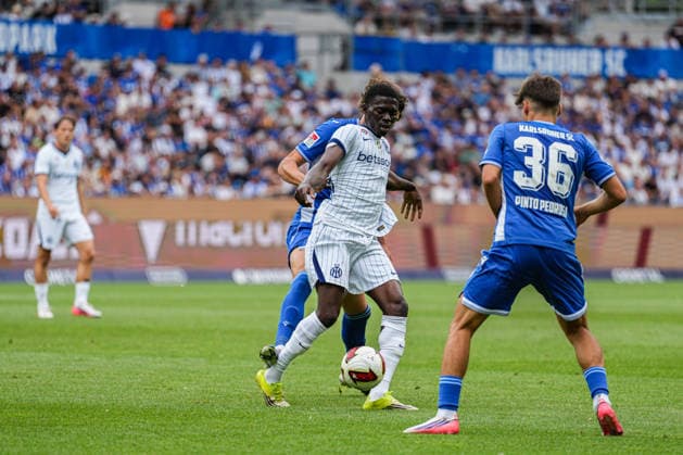 Freundschaftsspiel: Karlsruher SC vs FC Internazionale Milano, 26.07.2026 Zweikampf zwischen Gabriele Re Cecconi (FC Internaziolane Milano, 24) und Moritz Broschinski (Karlsruher SC, 9) Freundschaftsspiel: Karlsruher SC vs FC Internazionale Milano, BBBank Wildpark Karlsruhe, 26.07.2026 DFB DFL REGULATIONS PROHIBIT ANY USE OF PHOTOGRAPHS AS IMAGE SEQUENCES AND OR QUASI-VIDEO. *** Friendly Match: Karlsruher SC vs. FC Internazionale Milano, July 26, 2026. A tackle between Gabriele Re Cecconi (FC Internazionale Milano, No. 24) and Moritz Broschinski (Karlsruher SC, No. 9). Friendly Match: Karlsruher SC vs. FC Internazionale Milano, BBBank Wildpark Karlsruhe, July 26, 2026 DFB and DFL regulations prohibit any use of photographs as image sequences and or quasi-video Copyright: xBEAUTIFULxSPORTS Boscox