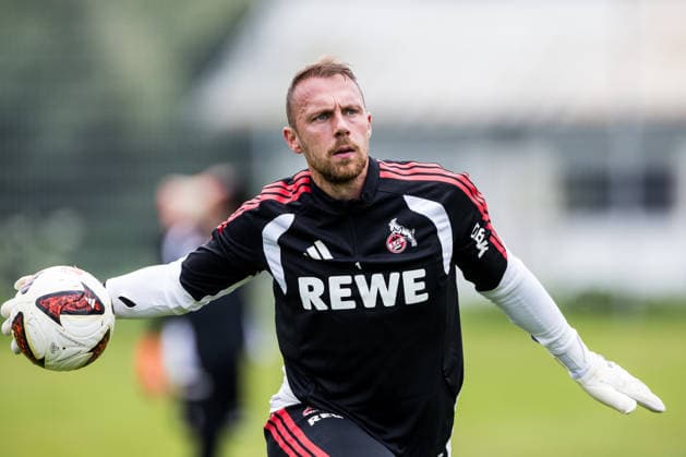 ST. JOHANN IN TIROL, AUSTRIA - JULY 26: Marvin Schwaebe (Schwäbe, Schwabe, 1. FC Koeln, 1) throwing the ball during a training session at trainings camp in Kitzbuehel of season 2026 27 at Koasastadion on July 26, 2026 in St. Johann in Tirol, Austria. Austria Copyright: xSteffiexWunderlx