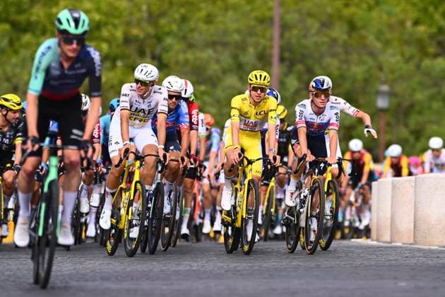 Tour de France 2026 Stage 21 PARIS CHAMPS-ELYSEES, FRANCE - JULY 26 : Pogacar Tadej (SLO) of UAE Team Emirates - XRG ,Evenepoel Remco (BEL) of Red Bull - BORA - Hansgrohe during stage 21 of the 113rd edition of Tour de France an UCI World Tour 2.UWT cycling road race stage for Men Elite of 130 km with start in Thoiry and finish in Paris Champs-Elysees on July 26, 2026 in Paris Champs-Elysees, France, 26 07 2026 Paris Champs-Elysees France  Copyright: xGvgx