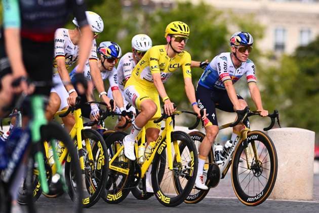 Tour de France 2026 Stage 21 PARIS CHAMPS-ELYSEES, FRANCE - JULY 26 : Pogacar Tadej (SLO) of UAE Team Emirates - XRG ,Evenepoel Remco (BEL) of Red Bull - BORA - Hansgrohe during stage 21 of the 113rd edition of Tour de France an UCI World Tour 2.UWT cycling road race stage for Men Elite of 130 km with start in Thoiry and finish in Paris Champs-Elysees on July 26, 2026 in Paris Champs-Elysees, France, 26 07 2026 Paris Champs-Elysees France  Copyright: xGvgx