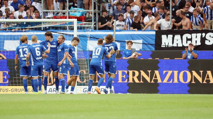26.07.2026, xrekx, Fussball Testspiel, Karlsruher SC - Inter Mailand v.l. Torjubel nach dem Tor zum celebrating the goal celebrate 1:0 durch Tim Civeja (Karlsruher SC) Marvin Wanitzek (Karlsruher SC) Fans ,Stimmung, Schals, Ultras, Zuschauer, Besucher, Choreo, Choreografie, atmosphere, scarves, spectators, visitors (DFL DFB REGULATIONS PROHIBIT ANY USE OF PHOTOGRAPHS as IMAGE SEQUENCES and or QUASI-VIDEO) Karlsruhe *** July 26, 2026, xrekx, Soccer Friendly Match, Karlsruher SC vs. Inter Milan, goal celebration after the 1–0 goal by Tim Civeja (Karlsruher SC) and Marvin Wanitzek (Karlsruher SC), Karlsruher SC fans, atmosphere, scarves, ultras, spectators, visitors, choreography, choreography, atmosphere, scarves, spectators, visitors. DFL and DFB regulations prohibit any use of photographs as image sequences and or quasi-video. Karlsruhe