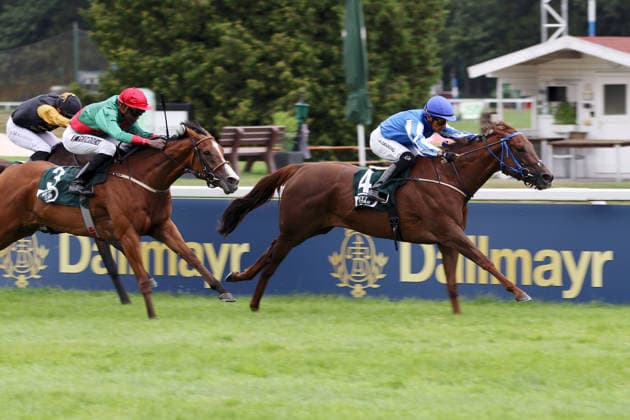26.07.2026, Muenchen, Bayern, GER - Bint New Bay mit Per-Anders Graberg gewinnt. Galopprennbahn Muenchen-Riem. (Pferd, Jockey, Bint New Bay, Graberg, Sieg, Ziel, Zielankunft) 260726WB979MUENCHEN.JPG *** July 26, 2026, Munich, Bavaria, GER: Bint New Bay, ridden by Per Anders Graberg, wins at the Munich-Riem Racetrack. Horse, jockey, Bint New Bay, Graberg, victory, finish line, finish 260726WB979MUENCHEN JPG
