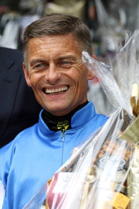 26.07.2026, Muenchen, Bayern, GER - Jockey Per-Anders Graberg im Portrait. Galopprennbahn Muenchen-Riem. (Jockey, Graberg, Portrait, Portraet) 260726WB983MUENCHEN.JPG *** July 26, 2026, Munich, Bavaria, GER Portrait of jockey Per Anders Graberg at the Munich-Riem Racetrack Jockey, Graberg, Portrait, Portraet 260726WB983MUENCHEN JPG