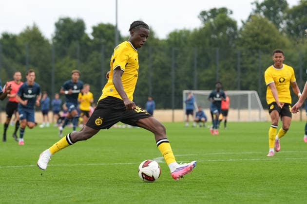 Sonntag, 26.07.2026 Saison 2026 2027 Testspiel, Freundschaftsspiel im BVB Fußballpark Hohenbuschei, Dortmund, Germany. BV Borussia Dortmund U23 - Jong FC Utrecht. Daniel Sumbu (BVB) *** Sunday, July 26, 2026 2026–2027 Season Preseason Match, Friendly Match at BVB Fußballpark Hohenbuschei, Dortmund, Germany BV Borussia Dortmund U23 vs. Jong FC Utrecht Daniel Sumbu BVB