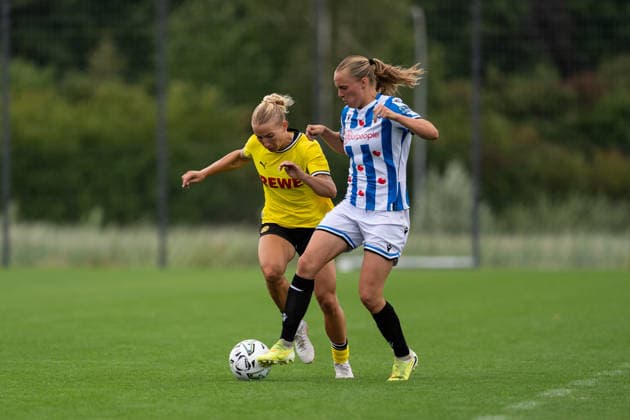 26.07.2026, GER Deutschland, Fussball, Saison 2026 2027, Testspiel zwischen Borussia Dortmund Frauen vs SC Heerenveen Vrouwen Ann-Sophie Vogel (Borussia Dortmund Frauen, 20) im Zweikampf Dortmund BVB-Trainingsgelände Hohenbuschei Nordrhein Westfalen Deutschland *** July 26, 2026, GER Germany, Soccer, 2026–2027 Season, Friendly Match between Borussia Dortmund Women and SC Heerenveen Women; Ann Sophie Vogel, Borussia Dortmund Women, age 20, in a tackle; Dortmund BVB Training Facility, Hohenbuschei, North Rhine-Westphalia, Germany Copyright: xnordphotoxGmbHx xSchulzex