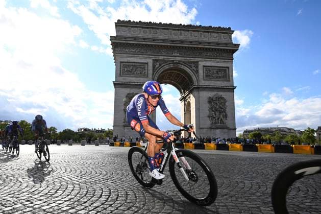 Tour de France 2026 Stage 21 PARIS CHAMPS-ELYSEES, FRANCE - JULY 26 : Barguil Warren (FRA) of Team Picnic PostNL during stage 21 of the 113rd edition of Tour de France an UCI World Tour 2.UWT cycling road race stage for Men Elite of 130 km with start in Thoiry and finish in Paris Champs-Elysees on July 26, 2026 in Paris Champs-Elysees, France, 26 07 2026 Paris Champs-Elysees France  Copyright: xGvgx