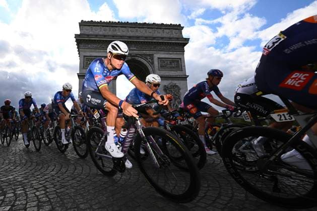 Tour de France 2026 Stage 21 PARIS CHAMPS-ELYSEES, FRANCE - JULY 26 : Van Der Poel Mathieu (NED) of Alpecin - Premier Tech at Arc de Triomphe during stage 21 of the 113rd edition of Tour de France an UCI World Tour 2.UWT cycling road race stage for Men Elite of 130 km with start in Thoiry and finish in Paris Champs-Elysees on July 26, 2026 in Paris Champs-Elysees, France, 26 07 2026 Paris Champs-Elysees France  Copyright: xGvgx