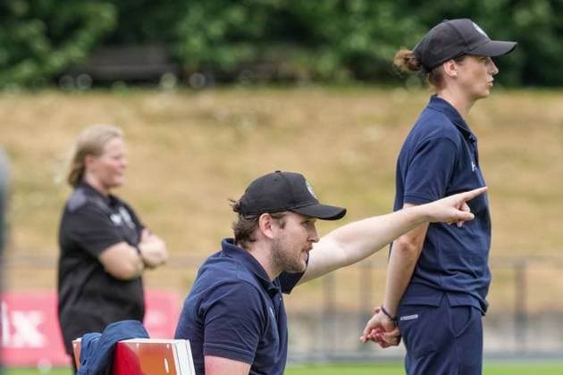 Frauenfussball in Essen ** NUR FÜR REDAKTIONELLE ZWECKE ** EDITORIAL USE ONLY **<p>Co-Trainer Jonas Kaltenmaier und Trainerin Heleen Jaques beim Spiel gegen FC Twente am 26.7. 2036 im Stadion Uhlenkrug, Am Uhlenkrug 40. Für Twente steht keine Aufstellung zur Verfügung. Michael Gohl FUNKE Foto Services< p> Deutschland Nordrhein-Westfalen Essen Copyright: MichaelxGohl *** Women s Soccer in Essen ** FOR EDITORIAL PURPOSES ONLY ** EDITORIAL USE ONLY ** p Assistant Coach Jonas Kaltenmaier and Head Coach Heleen Jaques during the match against FC Twente on July 26, 2036, at Uhlenkrug Stadium, Am Uhlenkrug 40. No lineup is available for Twente. Michael Gohl, FUNKE Photo Services p Sports Germany North Rhine-Westphalia Essen. Copyright MichaelxGohl Copyright: MichaelxGohl doc86vxffuxhq91kkv9dp46 ,EDITORIAL USE ONLY