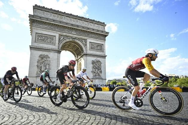 Swiss Marc Hirschi of Tudor Pro Cycling Team and pictured in front of Arc De Triomphe during stage 21 of the 2026 Tour de France cycling race, a stage of 130km from Thoiry to Paris Champs-Elysees , on Sunday 26 July 2026. The 113th edition of the Tour de France starts on Saturday 4 July in Barcelona, Spain, and will finish in Paris, France on the 26th of July. JASPERxJACOBS  x182101147x