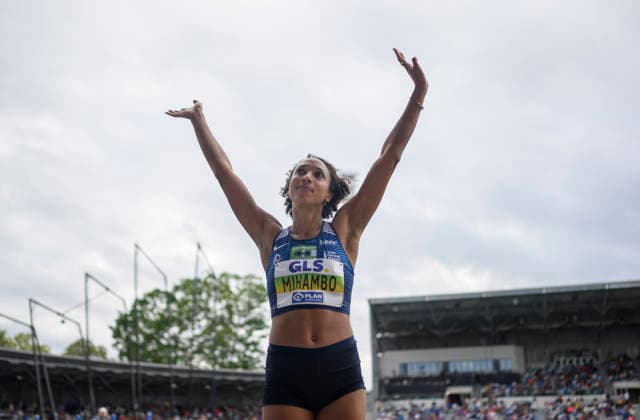 MIHAMBO Malaika (2.Platz) winkt, Gestik. Finale Weitsprung der Frauen, am 26.07.2026 Leichtathletik Deutschen Meisterschaften vom 25.07.- 26.07.2026 in Bochum-Wattenscheid Deutschland. Lohrheidestadion *** MIHAMBO Malaika takes 2nd place, celebrating her victory in the women s long jump final on July 26, 2026, at the German Track and Field Championships held from July 25–26, 2026, in Bochum-Wattenscheid, Germany, at Lohrheidestadion