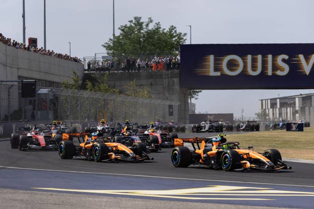Foto IPP Enrico Schiavi Budapest 26-07-2026 Formula 1 - F1 Gran Premio di Ungheria 2026 Gara nella foto: Lando Norris - McLaren Mastercard F1 Team guida il gruppo alla partenza seguito da Oscar Piastri - McLaren Mastercard F1 Team, Max Verstappen - Oracle Red Bull Racing, Charles Leclerc - Scuderia Ferrari HP e Lewis Hamilton - Scuderia Ferrari HP Budapest italy UNGHERIA ITALY  Copyright: xR4924_italyphotopressx