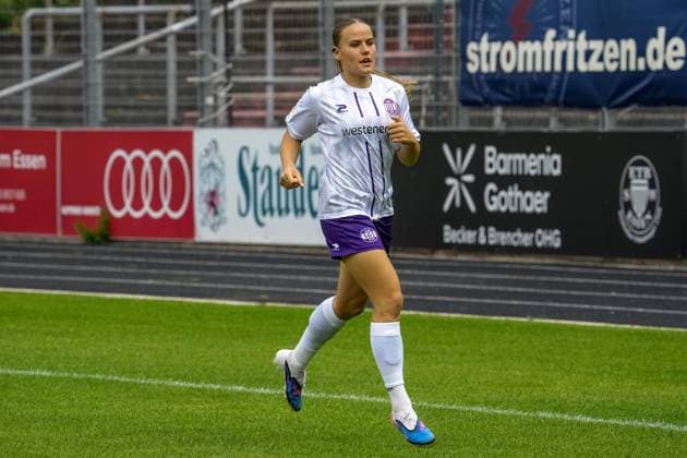 Frauenfussball in Essen ** NUR FÜR REDAKTIONELLE ZWECKE ** EDITORIAL USE ONLY **<p>Antonia Baaß im Spiel gegen den FC Twente am 26.7. 2026 im Stadion Uhlenkrug, Am Uhlenkrug 40. Für Twente steht keine Aufstellung zur Verfügung. Michael Gohl FUNKE Foto Services< p> Deutschland Nordrhein-Westfalen Essen Copyright: MichaelxGohl *** Women s Soccer in Essen ** FOR EDITORIAL PURPOSES ONLY ** EDITORIAL USE ONLY ** p Antonia Baaß during the match against FC Twente on July 26, 2026, at Uhlenkrug Stadium, Am Uhlenkrug 40 No lineup is available for Twente Michael Gohl FUNKE Photo Services p Sports Germany North Rhine-Westphalia Essen Copyright MichaelxGohl Copyright: MichaelxGohl doc86vy0t5gp2h167iolr3w ,EDITORIAL USE ONLY
