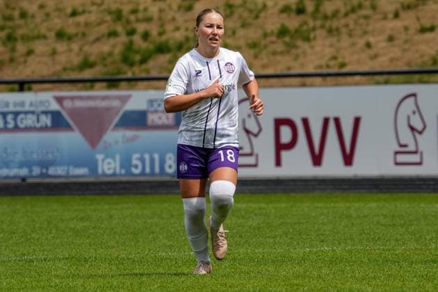 Frauenfussball in Essen ** NUR FÜR REDAKTIONELLE ZWECKE ** EDITORIAL USE ONLY **<p>Anna Maria Wirnsberger im Spiel gegen den FC Twente am 26.7. 2026 im Stadion Uhlenkrug, Am Uhlenkrug 40. Für Twente steht keine Aufstellung zur Verfügung. Michael Gohl FUNKE Foto Services< p> Deutschland Nordrhein-Westfalen Essen Copyright: MichaelxGohl *** Women s Soccer in Essen ** FOR EDITORIAL PURPOSES ONLY ** EDITORIAL USE ONLY ** p Anna Maria Wirnsberger during the match against FC Twente on July 26, 2026, at Uhlenkrug Stadium, Am Uhlenkrug 40. No lineup is available for Twente. Michael Gohl, FUNKE Photo Services p Sports Germany North Rhine-Westphalia Essen Copyright MichaelxGohl Copyright: MichaelxGohl doc86vy0tdchcx42jsep0z ,EDITORIAL USE ONLY