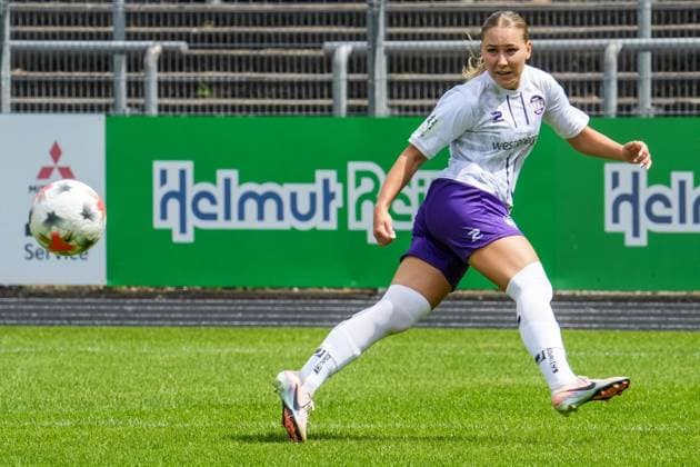 Frauenfussball in Essen ** NUR FÜR REDAKTIONELLE ZWECKE ** EDITORIAL USE ONLY **<p>Anna Maria Wirnsberger im Spiel gegen den FC Twente am 26.7. 2026 im Stadion Uhlenkrug, Am Uhlenkrug 40. Für Twente steht keine Aufstellung zur Verfügung. Michael Gohl FUNKE Foto Services< p> Deutschland Nordrhein-Westfalen Essen Copyright: MichaelxGohl *** Women s Soccer in Essen ** FOR EDITORIAL PURPOSES ONLY ** EDITORIAL USE ONLY ** p Anna Maria Wirnsberger during the match against FC Twente on July 26, 2026, at Uhlenkrug Stadium, Am Uhlenkrug 40. No lineup is available for Twente. Michael Gohl, FUNKE Photo Services p Sports Germany North Rhine-Westphalia Essen Copyright MichaelxGohl Copyright: MichaelxGohl doc86vy0tzxybtd0m9mr5e ,EDITORIAL USE ONLY
