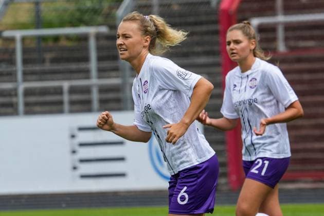 Frauenfussball in Essen ** NUR FÜR REDAKTIONELLE ZWECKE ** EDITORIAL USE ONLY **<p>Jule Marie Christine Schnieder im Spiel gegen den FC Twente am 26.7. 2026 im Stadion Uhlenkrug, Am Uhlenkrug 40. Für Twente steht keine Aufstellung zur Verfügung. Michael Gohl FUNKE Foto Services< p> Deutschland Nordrhein-Westfalen Essen Copyright: MichaelxGohl *** Women s Soccer in Essen ** FOR EDITORIAL PURPOSES ONLY ** EDITORIAL USE ONLY ** p Jule Marie Christine Schnieder in the match against FC Twente on July 26, 2026, at Uhlenkrug Stadium, Am Uhlenkrug 40. No lineup is available for Twente. Michael Gohl, FUNKE Photo Services p Sports Germany North Rhine-Westphalia Essen. Copyright MichaelxGohl Copyright: MichaelxGohl doc86vy0u30mea17vp1or5b ,EDITORIAL USE ONLY