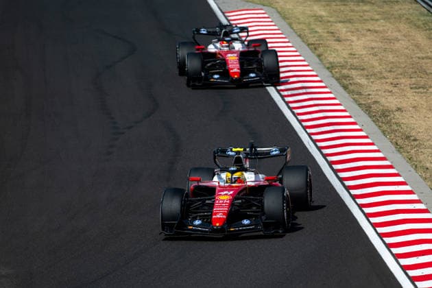 Lewis Hamilton ( Scuderia Ferrari HP, Großbritannien, 44 ) im SF-26 vor Charles Leclerc ( Scuderia Ferrari HP, Monaco, 16 ), HUN, Formel 1 Weltmeisterschaft, Grand Prix von Ungarn, Hungaroring Budapest, Rennen, Saison 2026, 26.07.2026 HUN, Formel 1 Weltmeisterschaft, Grand Prix von Ungarn, Hungaroring Budapest, Rennen, Saison 2026, 26.07.2026 Budapest *** Lewis Hamilton, Scuderia Ferrari HP, Great Britain, 44, in the SF 26 ahead of Charles Leclerc, Scuderia Ferrari HP, Monaco, 16, HUN, Formula 1 World Championship, Hungarian Grand Prix, Hungaroring, Budapest, Race, 2026 Season, July 26, 2026 HUN, Formula 1 World Championship, Hungarian Grand Prix, Hungaroring, Budapest, Race, 2026 Season, July 26, 2026 Budapest Copyright: xEibner-Pressefoto Memmlerx EP_MMR