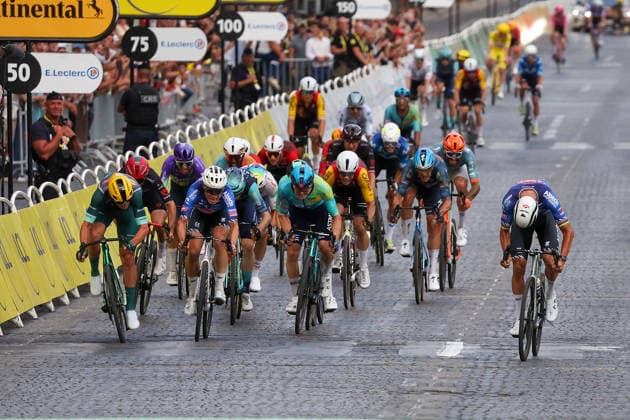 Paris, France winner of the stage MATHIEU VAN DER POEL ALPECIN-PREMIER TECH, the Champs-ElysÃ es, the start Stage 21 of the Tour de France 2026 from Thoiry to Paris (Champs-ElysÃ es) on July 26, 2026, in Paris, France *** Paris, France: Stage winner MATHIEU VAN DER POEL of ALPECIN PREMIER TECH on the Champs-Élysées; the start of Stage 21 of the 2026 Tour de France from Thoiry to the Champs-Élysées in Paris on July 26, 2026, in Paris, France Copyright: HMBxMedia JoaquimxFerreira