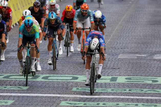 Paris, France winner of the stage MATHIEU VAN DER POEL ALPECIN-PREMIER TECH, the Champs-ElysÃ es, the start Stage 21 of the Tour de France 2026 from Thoiry to Paris (Champs-ElysÃ es) on July 26, 2026, in Paris, France *** Paris, France: Stage winner MATHIEU VAN DER POEL of ALPECIN PREMIER TECH on the Champs-Élysées; the start of Stage 21 of the 2026 Tour de France from Thoiry to the Champs-Élysées in Paris on July 26, 2026, in Paris, France Copyright: HMBxMedia JoaquimxFerreira