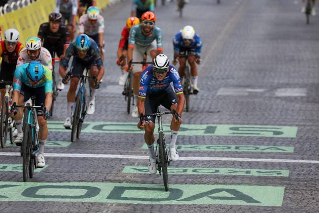 Paris, France winner of the stage MATHIEU VAN DER POEL ALPECIN-PREMIER TECH, the Champs-ElysÃ es, the start Stage 21 of the Tour de France 2026 from Thoiry to Paris (Champs-ElysÃ es) on July 26, 2026, in Paris, France *** Paris, France: Stage winner MATHIEU VAN DER POEL of ALPECIN PREMIER TECH on the Champs-Élysées; the start of Stage 21 of the 2026 Tour de France from Thoiry to the Champs-Élysées in Paris on July 26, 2026, in Paris, France Copyright: HMBxMedia JoaquimxFerreira