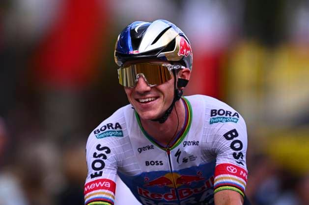 Tour de France 2026 Stage 21 PARIS CHAMPS-ELYSEES, FRANCE - JULY 26 : Evenepoel Remco (BEL) of Red Bull - BORA - Hansgrohe during stage 21 of the 113rd edition of Tour de France an UCI World Tour 2.UWT cycling road race stage for Men Elite of 130 km with start in Thoiry and finish in Paris Champs-Elysees on July 26, 2026 in Paris Champs-Elysees, France, 26 07 2026 Paris Champs-Elysees France  Copyright: xGvgx
