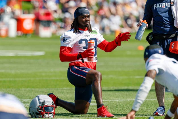 FOXBOROUGH, MA - JULY 26: Rhamondre Stevenson 38 of the New England Patriots stays hydrated during New England Patriots Training Camp on July 26, 2026, at Gillette Stadium in Foxborough, Massachusetts. (Photo by Fred Kfoury III Icon Sportswire) NFL, American Football Herren, USA JUL 26 Patriots Training Camp EDITORIAL USE ONLY Icon482260726016