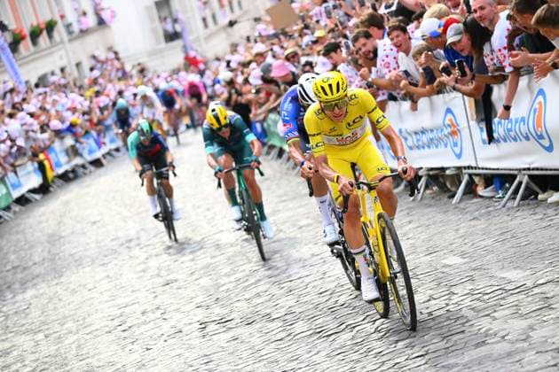 Tour de France 2026 Stage 21 PARIS CHAMPS-ELYSEES, FRANCE - JULY 26 : Van Der Poel Mathieu (NED) of Alpecin - Premier Tech, Pogacar Tadej (SLO) of UAE Team Emirates - XRG, Pedersen Mads (DEN) of Lidl - Trek during stage 21 of the 113rd edition of Tour de France an UCI World Tour 2.UWT cycling road race stage for Men Elite of 130 km with start in Thoiry and finish in Paris Champs-Elysees on July 26, 2026 in Paris Champs-Elysees, France, 26 07 2026 Paris Champs-Elysees France  Copyright: xEtiennexGarnierx