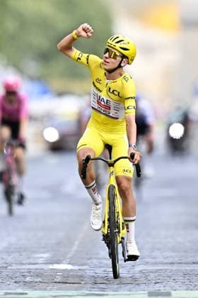 Slovenian Tadej Pogacar of UAE Team Emirates-XRG celebrates as he crosses the finish line at stage 21 of the 2026 Tour de France cycling race, a stage of 130km from Thoiry to Paris Champs-Elysees , on Sunday 26 July 2026. The 113th edition of the Tour de France starts on Saturday 4 July in Barcelona, Spain, and will finish in Paris, France on the 26th of July. JASPERxJACOBS  x182106734x