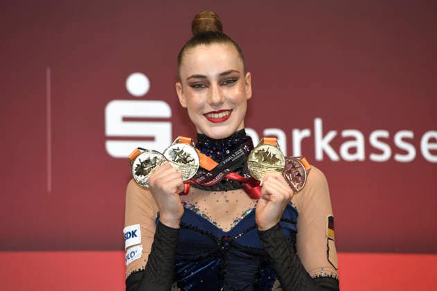 Die Olympiasiegerin, Welt- und Europameisterin Darja Varfolomeev holte in der Rhythmischen Sportgymnastik an Reifen und Ball jeweils die Goldmedaille, am Band erreichte sie nur Platz drei. Ebenso sicherte sie sich die Carl-Schuhmann-Medaille für internationale Erfolge bei den 6. Finals 2026 in der ZAG Arena. Hannover, 26.07.2026 *** The Olympic champion, world and European champion Darja Varfolomeev won gold medals in rhythmic gymnastics on both the hoop and ball; on the ribbon, she placed third. She also secured the Carl Schuhmann Medal for international achievements at the 2026 6 Finals at the ZAG Arena in Hanover, July 26, 2026 Foto:xC.xNiehausx xFuturexImagex finals_6778