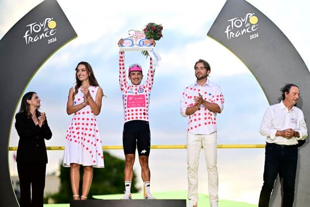 Sport Bilder des Tages Tour de France 2026 Stage 21 PARIS CHAMPS-ELYSEES, FRANCE - JULY 26 : Carapaz Richard (ECU) of EF Education - Easypost pictured with the polka dot jersey during the podium ceremony of stage 21 of the 113rd edition of Tour de France an UCI World Tour 2.UWT cycling road race stage for Men Elite of 130 km with start in Thoiry and finish in Paris Champs-Elysees on July 26, 2026 in Paris Champs-Elysees, France, 26 07 2026 Paris Champs-Elysees France  Copyright: xPeterxDexVoechtx