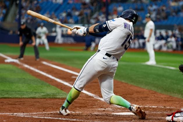 July 26, 2026, St. Petersburg, Florida, USA: Tampa Bay Rays shortstop Ben Williamson (15) hits a single off of Cleveland Guardians pitcher Parker Messick (77) during the seventh inning at Tropicana Field on Sunday, July 26, 2026, in St. Petersburg. St. Petersburg USA - ZUMAs70_ 0862718298st Copyright: xJeffereexWoox