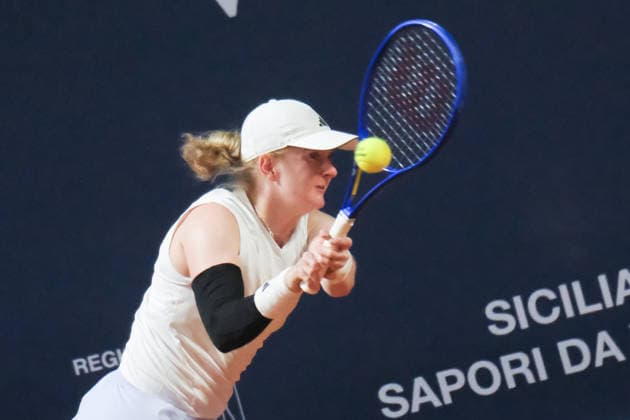 IPA87023043 - Palermo, Italy, July 2026. Country Time Club, women s singles final at the 2026 Palermo Ladies Open, a professional women s tennis tournament on the WTA, Tennis Damen 125 circuit. Pictured: Francesca Jones vs. Fiona Ferro  Copyright: xFedericoxSerra IPAxSportx xx 87023043