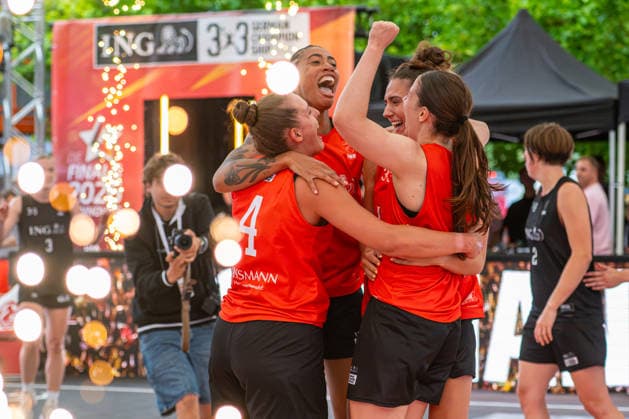 SVD 49 Dortmund (orange) gegen Wedel (schwarz) - Finale Frauen - 3x3 Basketball - Die Finals 2026 (26.07.2026, Neues Rathaus (Hannover, GER), *** SVD 49 Dortmund (orange) vs. Wedel (black) Women s 3x3 Basketball Final, The Finals 2026, July 26, 2026, New City Hall, Hanover, GER, Copyright: xJanxGuentherx