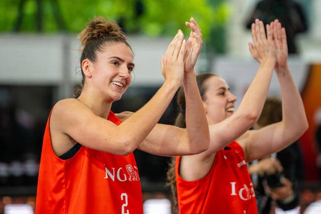 SVD 49 Dortmund (orange) gegen Wedel (schwarz) - Finale Frauen - 3x3 Basketball - Die Finals 2026 (26.07.2026, Neues Rathaus (Hannover, GER), *** SVD 49 Dortmund (orange) vs. Wedel (black) Women s 3x3 Basketball Final, The Finals 2026, July 26, 2026, New City Hall, Hanover, GER, Copyright: xJanxGuentherx