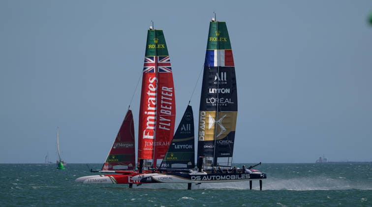 Rolex SailGP Championship Emirates GB and L™Oreal France are neck and neck during the 2026 Rolex SailGP Championship on The Solent, Portsmouth 26 07 2026 UK Newspapers OUT Copyright: xGraemexWilcocksonx FIL-23672-0072