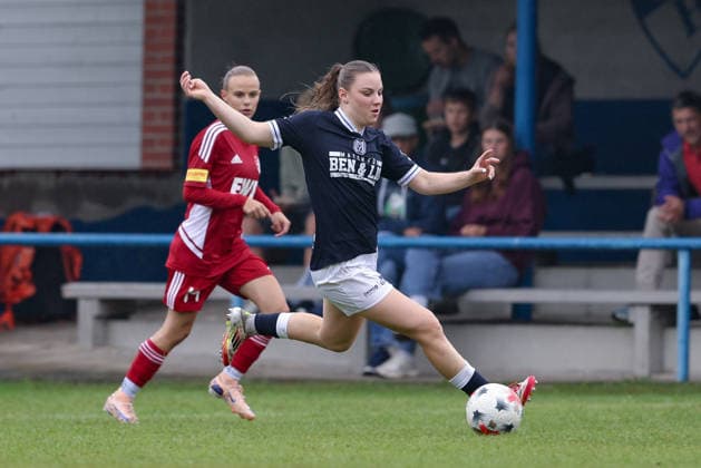 Marleen Kropp (SV Meppen, 9) am Ball, Einzelbild, Ganzkörper, Aktion, Action, Spielszene, 26.07.2026, Lastrup (Deutschland), Fussball, Testspiel Frauen, SpVg Aurich - SV Meppen *** Marleen Kropp, SV Meppen, No. 9 with the ball, single frame, full-body shot, action, game scene, July 26, 2026, Lastrup, Germany, soccer, women s friendly match, SpVg Aurich vs. SV Meppen xobx