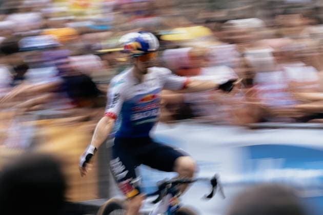 Last stage of the Tour de France cycling race in Paris Alexis Sciard IP3; Paris, France, July 26, 2026 - Riders cycle up Rue Lepic on the ascent of the Butte de Montmartre during the 21st stage of the 113th edition of the Tour de France cycling race, 88,7 km starting and finishing in Paris TOUR DE FRANCE, VELO  Copyright: xIP3xPRESS MAXPPPxAlexisxSciardx IP3ASCI26072649 IP3ASCI26072649