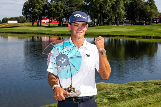 Jackson Koivun of the United States poses with the Elemental Swing trophy after the final round of the 2026 3M Open at TPC Twin Cities on July 26, 2026 in Blaine, Minnesota. CSM Golf 2026: PGA, Golf Herren 3M Open: Final Round  - ZUMAc04_ 20260726_zma_c04_282 Copyright: xStevenxGarciax