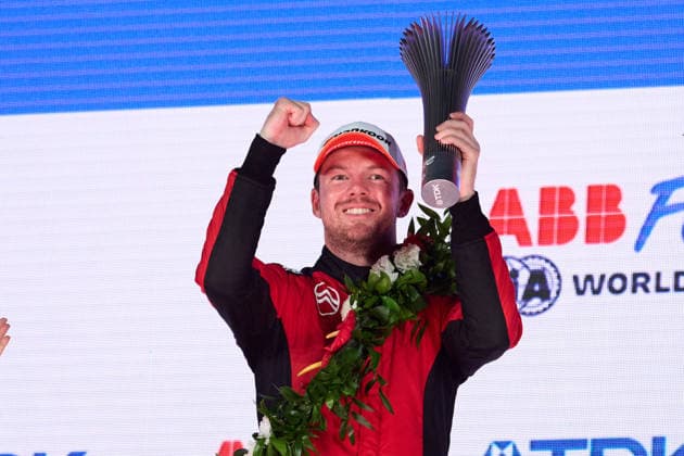 Jake Dennis (Andretti Formula E), JULY 26, 2026 -Motor Sports : FIA ABB Formula E World Championship, WM, Weltmeisterschaft 2026 Tokyo E-Prix Medal Ceremony at Tokyo big Sight in Tokyo, Japan. Noxthirdxpartyxsales  aflo_339217801 KenxAsakurax
