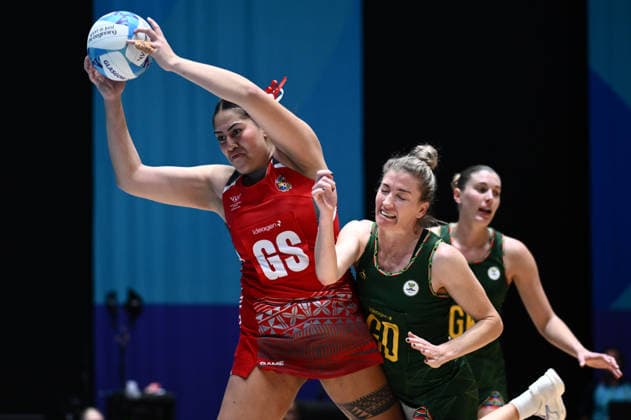 COM26 NETBALL, Uneeq Palavi of Tonga controls the ball during the Netball Preliminary Round match between South Africa and Tonga at The Hydro during the Glasgow 2026 Commonwealth Games at in Glasgow, Scotland, Sunday, July 26, 2026. ( NO ARCHIVING, EDITORIAL USE ONLY Glasgow Scotland United Kingdom  Copyright: xJOELxCARRETTx 20260727145962000364