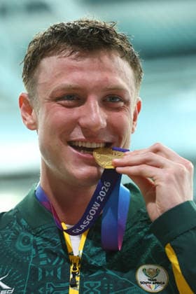 July 26, 2026, Glasgow, Scotland, Great Britain: PIETER COETZE of South Africa poses with his gold medal in the Swimming Men s 200m Backstroke Medal Ceremony of the Commonwealth Games Glasgow 2026 at the Tollcross International Swimming Centre in Glasgow, Scotland. Commowealth Games 2026: Swimming  - ZUMAc179 20260726_zep_c179_418 Copyright: xMickaelxChavetx