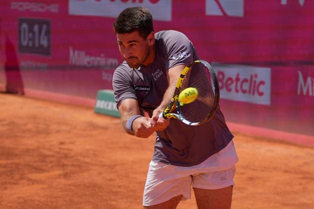 July 26, 2026, Estoril, Portugal: Orlando Luz plays during the doubles final of Millennium Estoril Open ATP, Tennis Herren Tour 250 tennis tournament at the Clube de Tenis do Estoril. Final score: Titouan Droguet Kyrian Jacquet 2:1 Orlando Luz Rafael Matos Titouan Droguet Kyrian Jacquet Vs Orlando Luz Rafael Matos In Estoril, Portugal - 26 Jul 2026  - ZUMAs197 20260726_aaa_s197_166 Copyright: xBrunoxdexCarvalhox