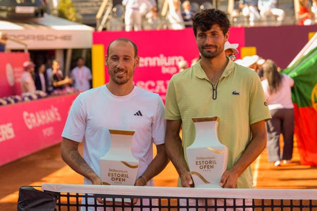 July 26, 2026, Estoril, Portugal: Kyrian Jacquet (L) and Titouan Droguet (R) holding their winning trophies during the doubles final of Millennium Estoril Open ATP, Tennis Herren Tour 250 tennis tournament at the Clube de Tenis do Estoril. Final score: Titouan Droguet Kyrian Jacquet 2:1 Orlando Luz Rafael Matos Titouan Droguet Kyrian Jacquet Vs Orlando Luz Rafael Matos In Estoril, Portugal - 26 Jul 2026  - ZUMAs197 20260726_aaa_s197_177 Copyright: xBrunoxdexCarvalhox