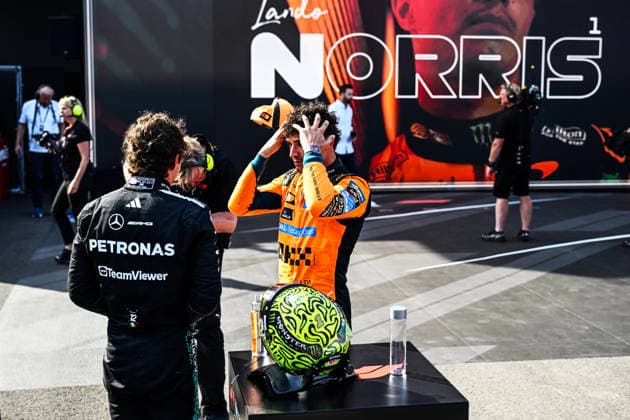 , 01 Lando Norris Of The Team Mclaren Mastercard F1 Team Mercedes Mcl40In Celebrating The Final Podium,During Fia Formula One World Championship, WM, Weltmeisterschaft Gp Formula 1 Hungarian Grand Prix 2026 26 Jun, Budapest Hungary (Photo by Luca Barsali DeFodi Images) - *** , 01 Lando Norris of the McLaren Mastercard F1 Team in a Mercedes MCL40, celebrating his final podium finish during the FIA Formula One World Championship, Formula 1 Hungarian Grand Prix 2026, June 26, Budapest, Hungary. Photo by Luca Barsali, DeFodi Images