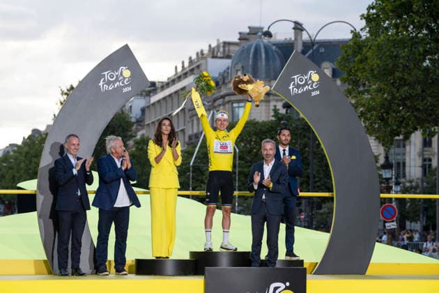 July 26, 2026, Paris, Turin, FRANCE: PARIS. FRANCE - JULY 26 :..Tadej Pogacar is awarded as overall GC winner after Stage 21 of Tour De France. With this title he has won his fifth Tour De France. Paris-Paris Paris FRANCE  - ZUMAm214 20260726_zip_m214_060 Copyright: xMatteoxSeccix 113 Th Tour De France 2026 - Stage 21 (Paris-Paris)  - ZUMA0862 0862748460st Copyright: xIMAGO MatteoxSeccix