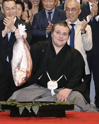 Nagoya Grand Sumo Tournament Sekiwake Aonishiki celebrates after winning the 15-day Nagoya Grand Sumo Tournament in Nagoya, central Japan, on July 26, 2026.  A14AA0005624088P
