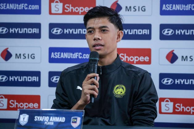 ASEAN Hyundai Cup 2026 Malaysia Vs Laos Pre-match press conference, PK, Pressekonferenz in Kuala Lumpur, Malaysia - 27 Jul 2026 Malaysia player representative Syafiq Ahmad speaks to the press during the pre-match press conference for the ASEAN Hyundai Cup 2026 match between Malaysia and Laos at Kuala Lumpur Football Stadium, Cheras. Kuala Lumpur Malaysia Copyright: xWongxFokxLoyx xSOPAxImagesx 20260727_AFW_0125 copy