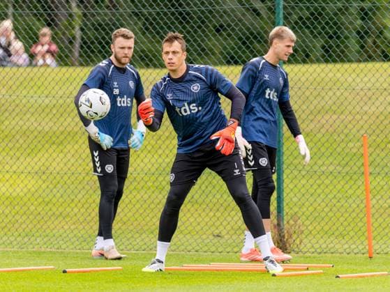 Alexander Schwolow of Hearts of Midlothian during Hearts training ahead of the clash with Sturm Graz Heart of Midlothian Training, Football, Oriam, Edinburgh, Scotland, UK - 27 Jul 2026Edinburgh Oriam Scotland United Kingdom EDITORIAL USE ONLY No use with unauthorised audio, video, data, fixture lists, club league logos or live services. Online in-match use limited to 120 images, no video emulation. No use in betting, games or single club league player publications.  Copyright: xAlanxRennie Shutterstockx 17015659be